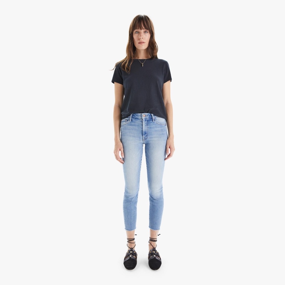 NWOT Mother Jeans Looker Fray
Style # 1411-686-ARV
Au Revoir Wash
Size 28